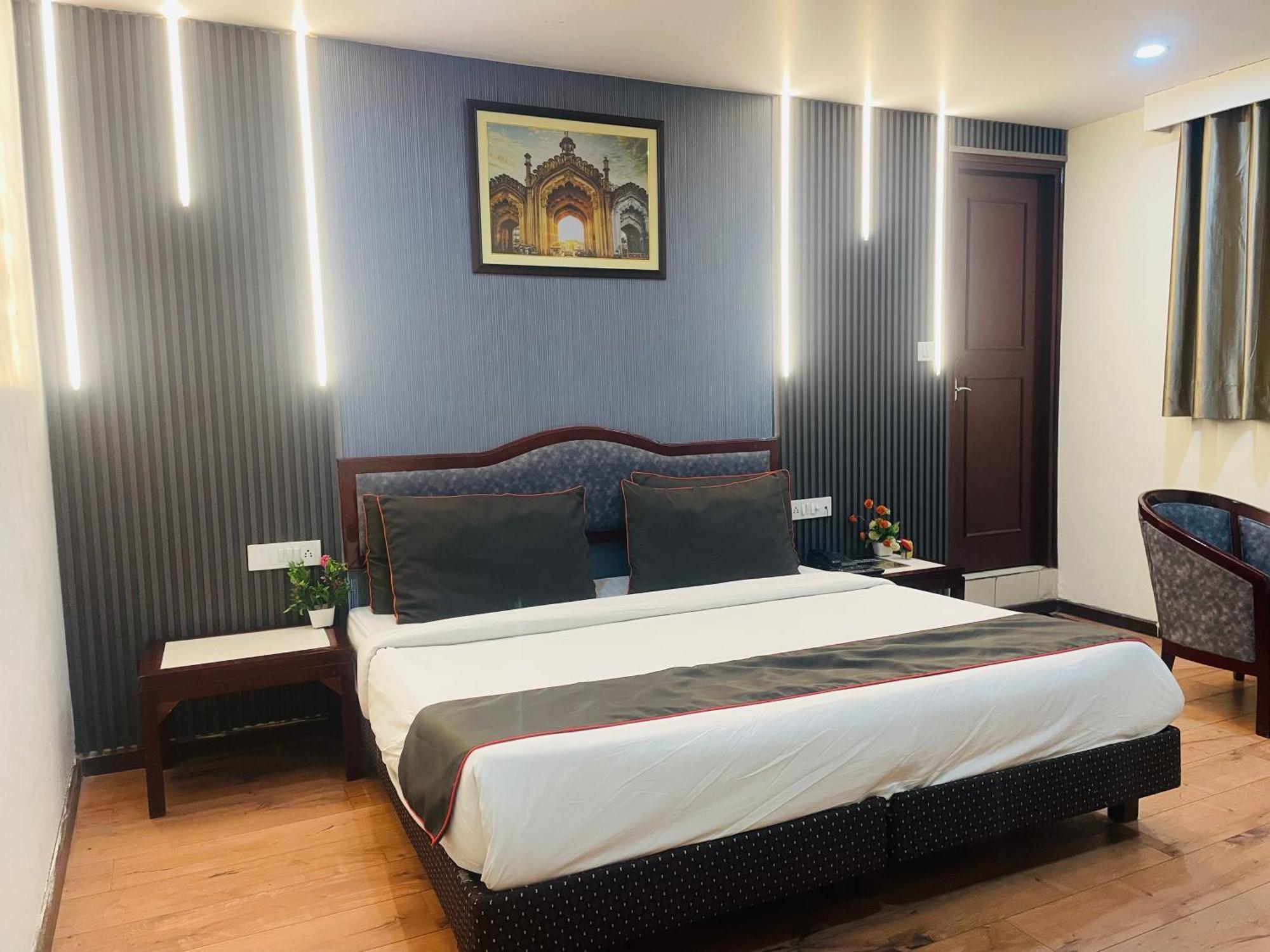 The Royal Presidency Inn 勒克瑙 外观 照片