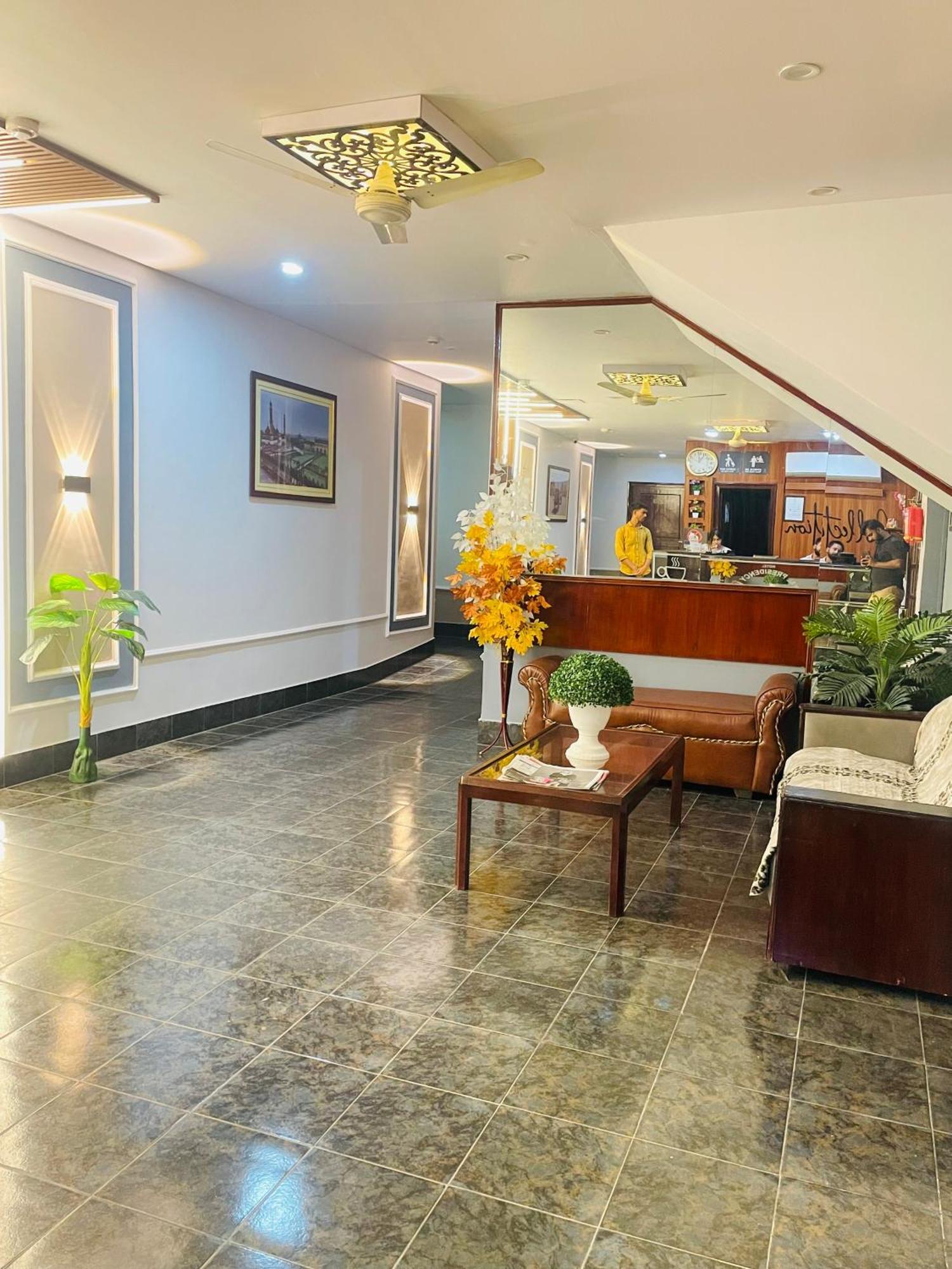 The Royal Presidency Inn 勒克瑙 外观 照片