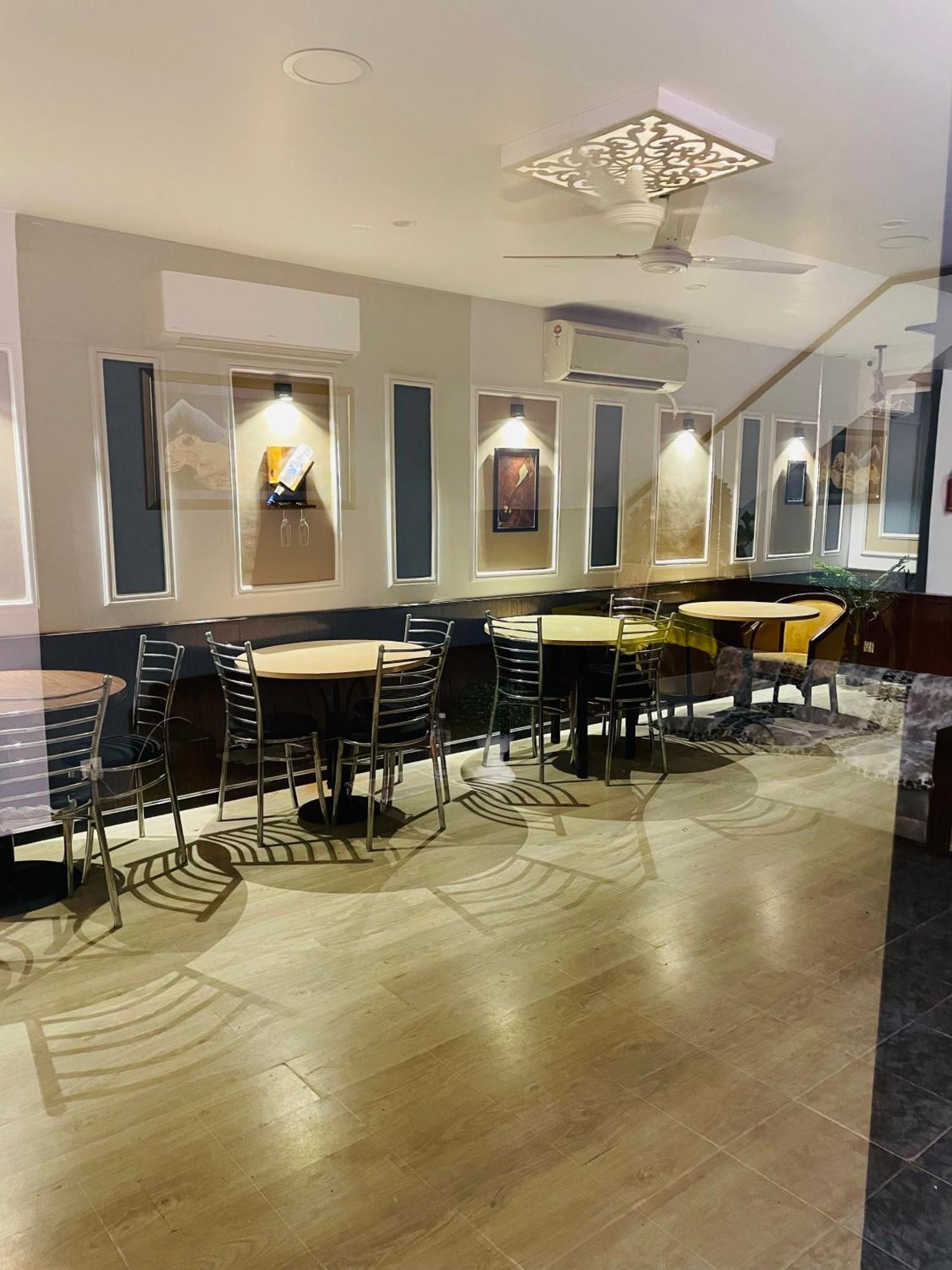 The Royal Presidency Inn 勒克瑙 外观 照片