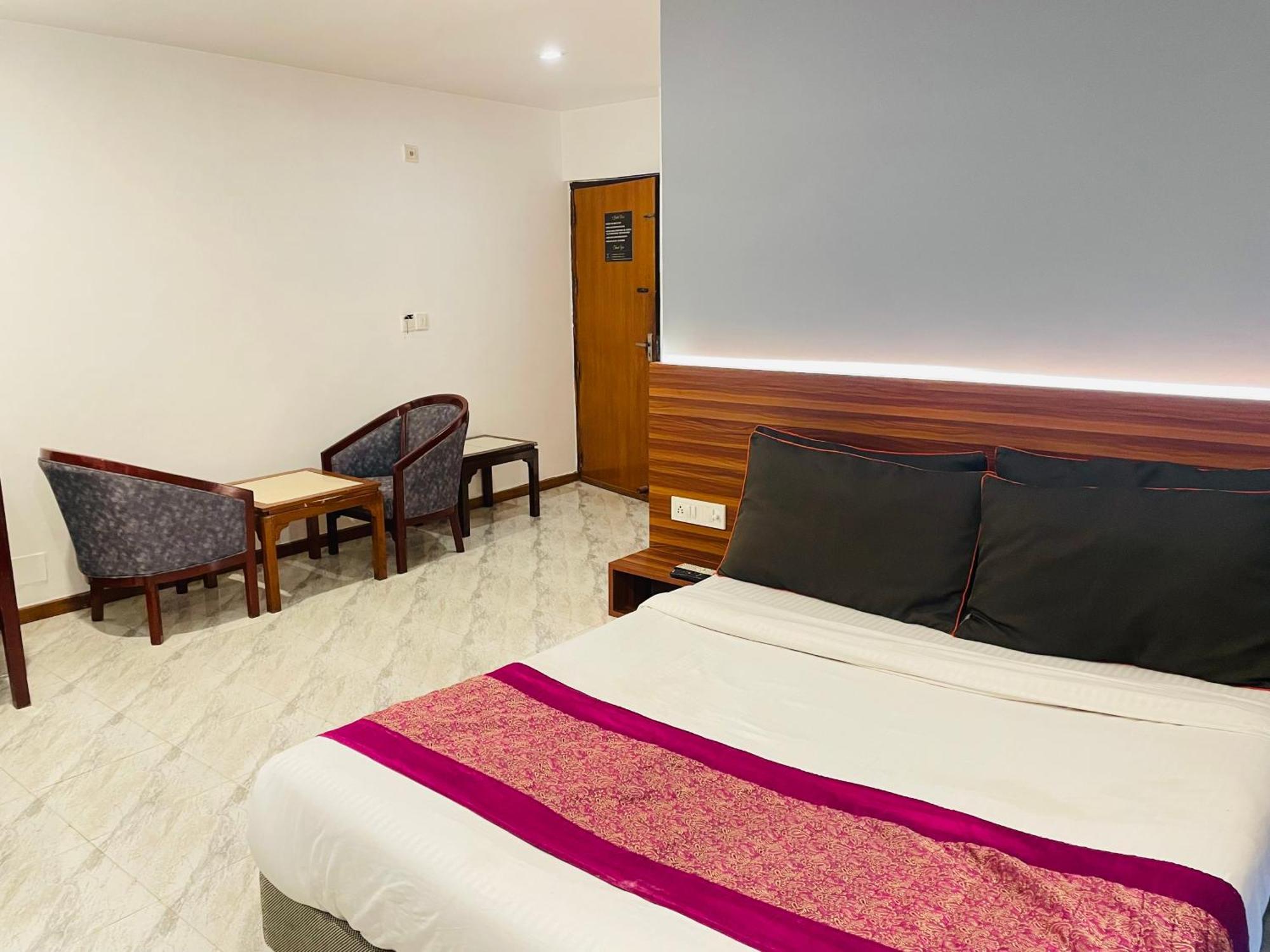 The Royal Presidency Inn 勒克瑙 外观 照片