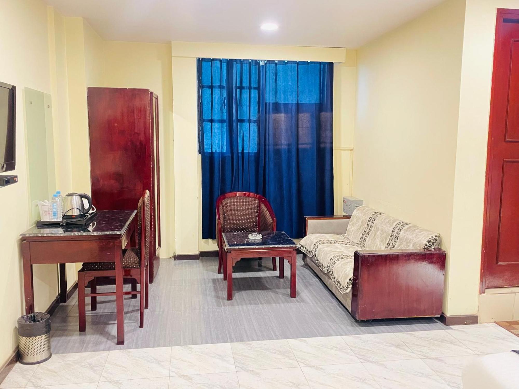 The Royal Presidency Inn 勒克瑙 外观 照片
