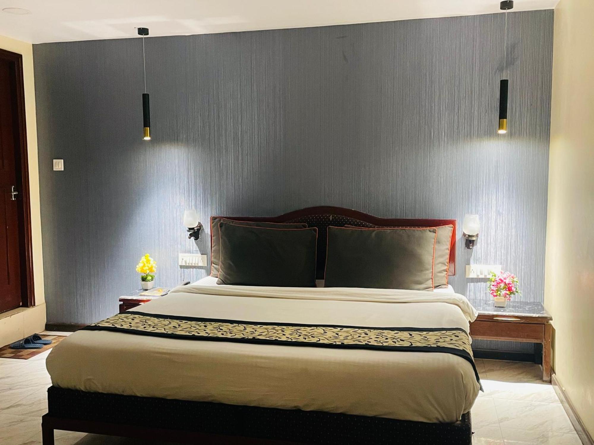 The Royal Presidency Inn 勒克瑙 外观 照片